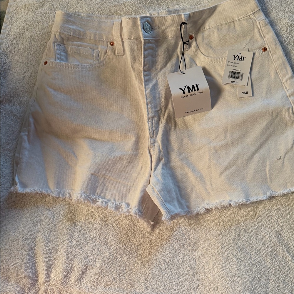 YMI Cream Frayed Hem Denim Shorts high rise  nwt sz 11